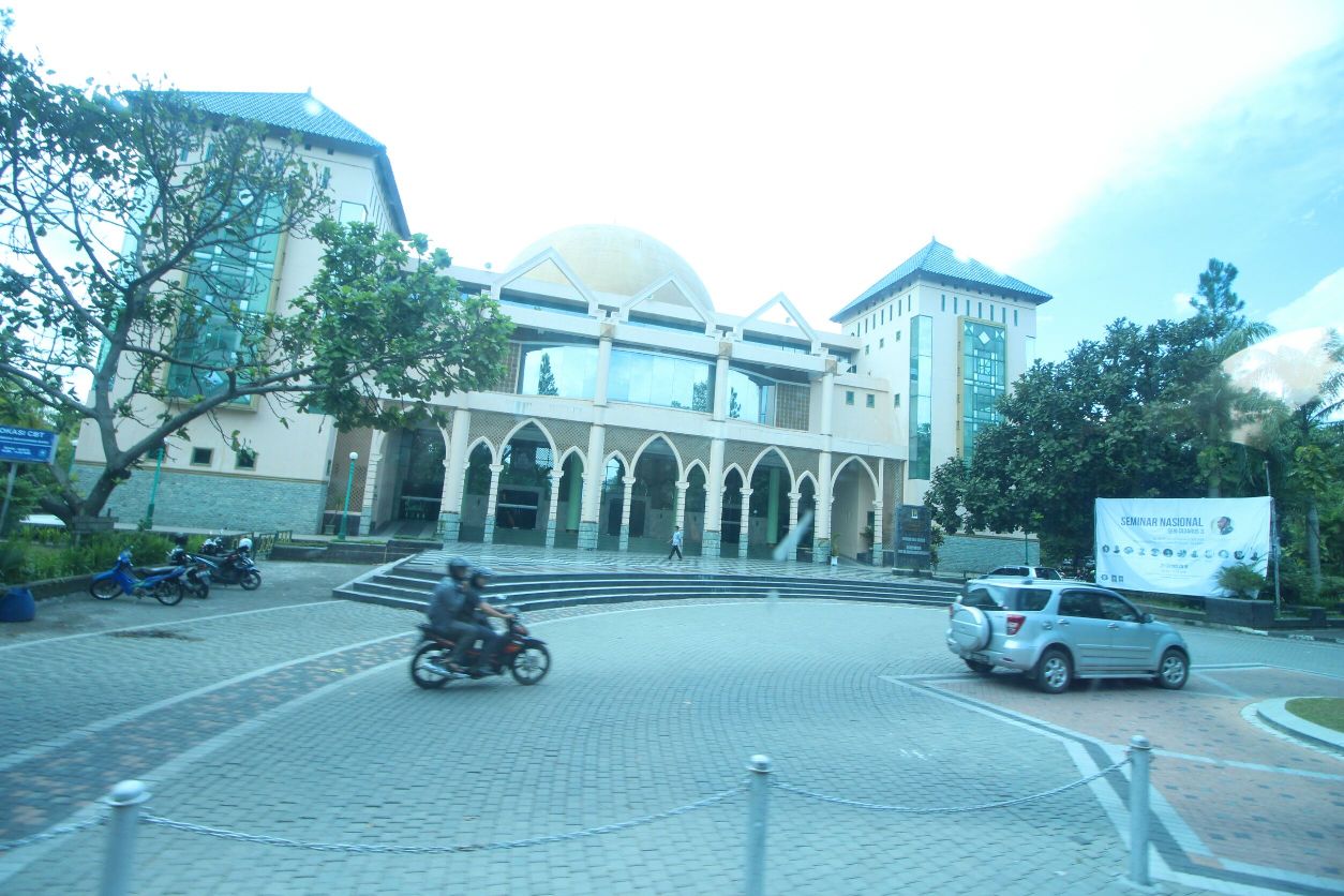 Sampai di Universitas Islam Indonesia (UII)