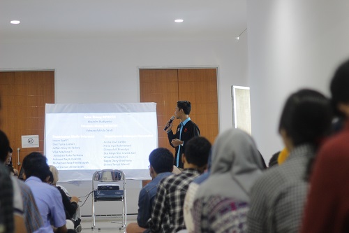 Presentasi pengenalan HMTI oleh Ketua Umum