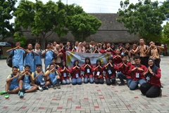 Foto bersama beberapa siswa SMK Negeri 10 Semarang