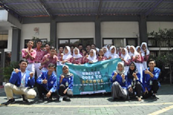 Foto Bersama di SMK 8 Semarang