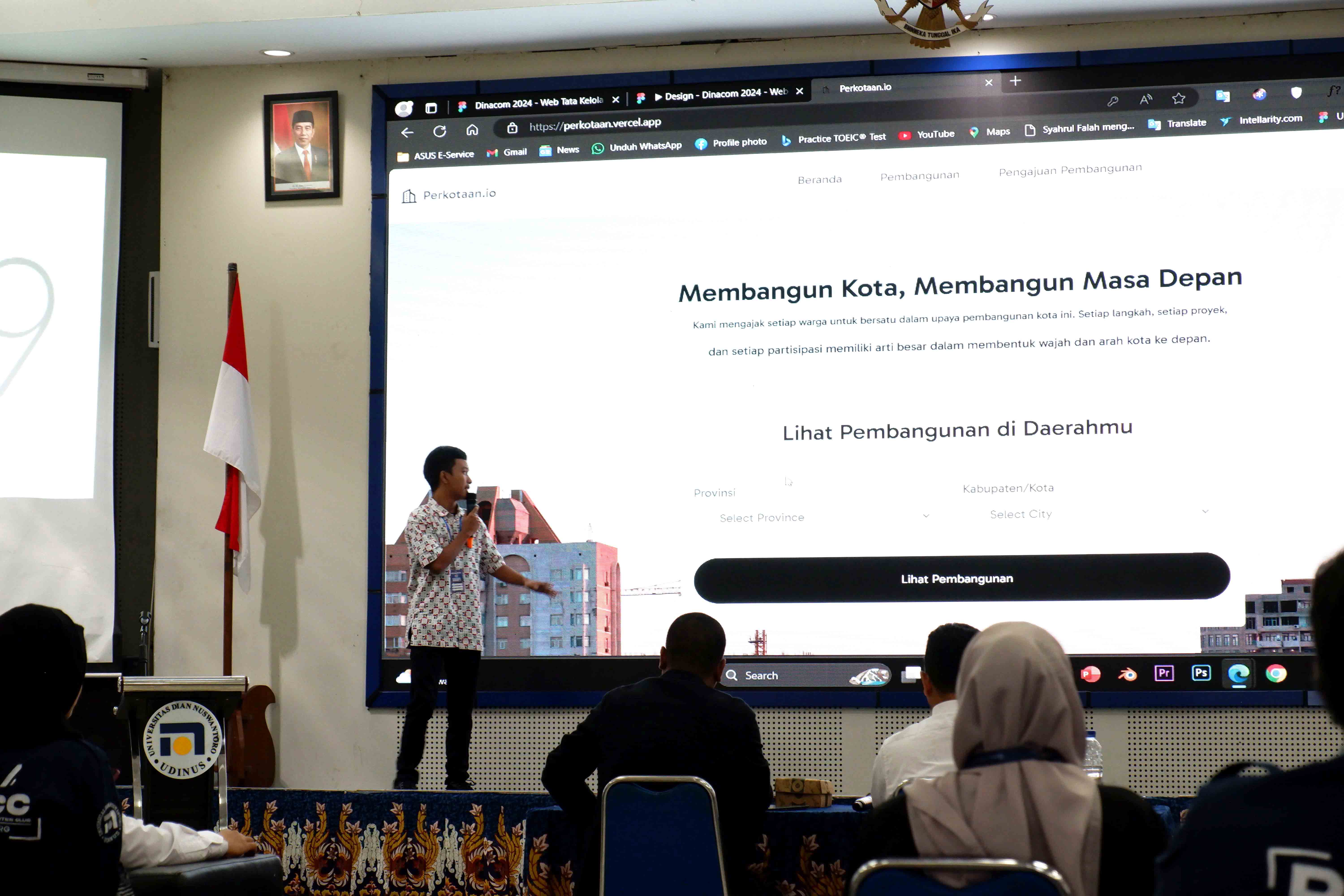 Presentasi Aplikasi oleh Finalis Kategori Pelajar SMA/SMK