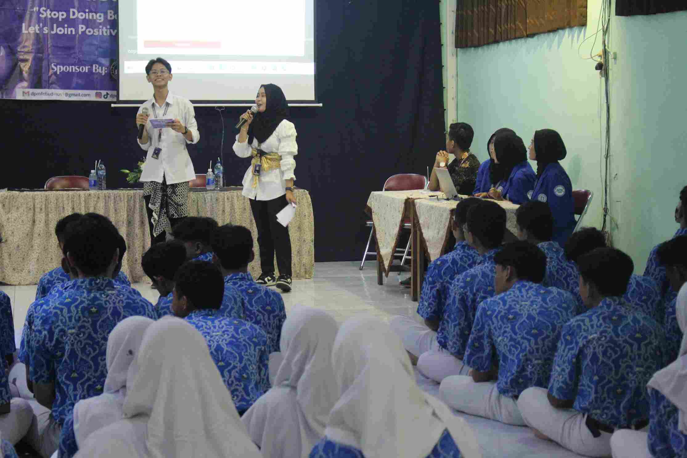 Penutupan oleh MC di SMA Institut Indonesia