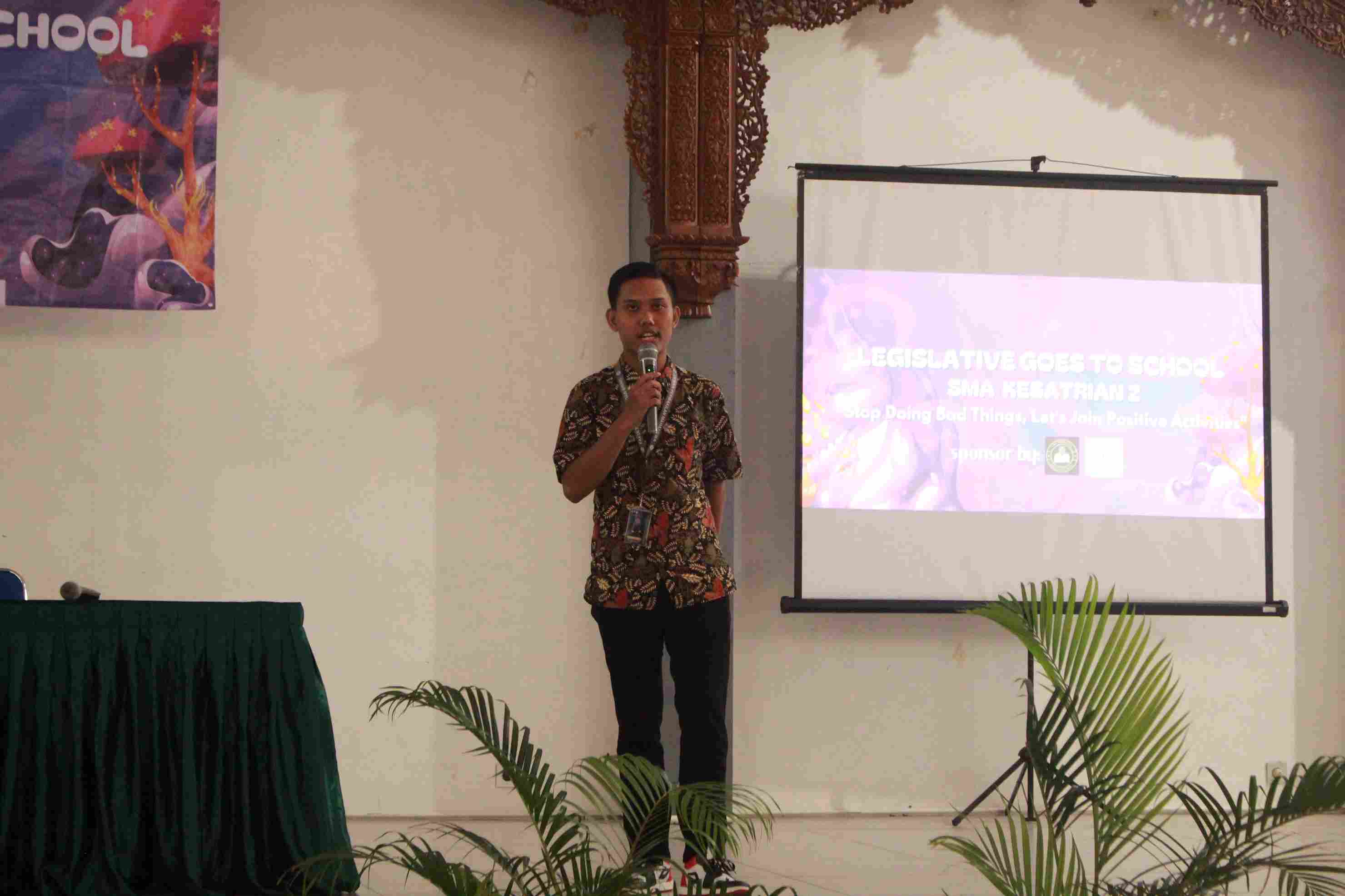 Peralihan Moderator di SMA Kesatrian 2