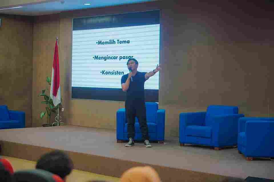 Social Media and Community Inspiring Talk with Amir Moci