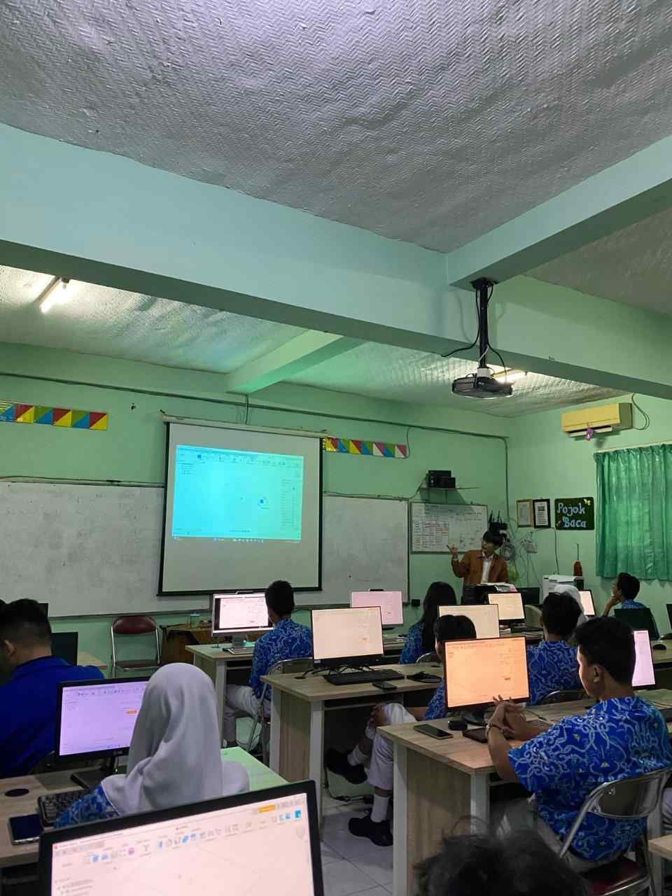 DID.Co Goes To School
