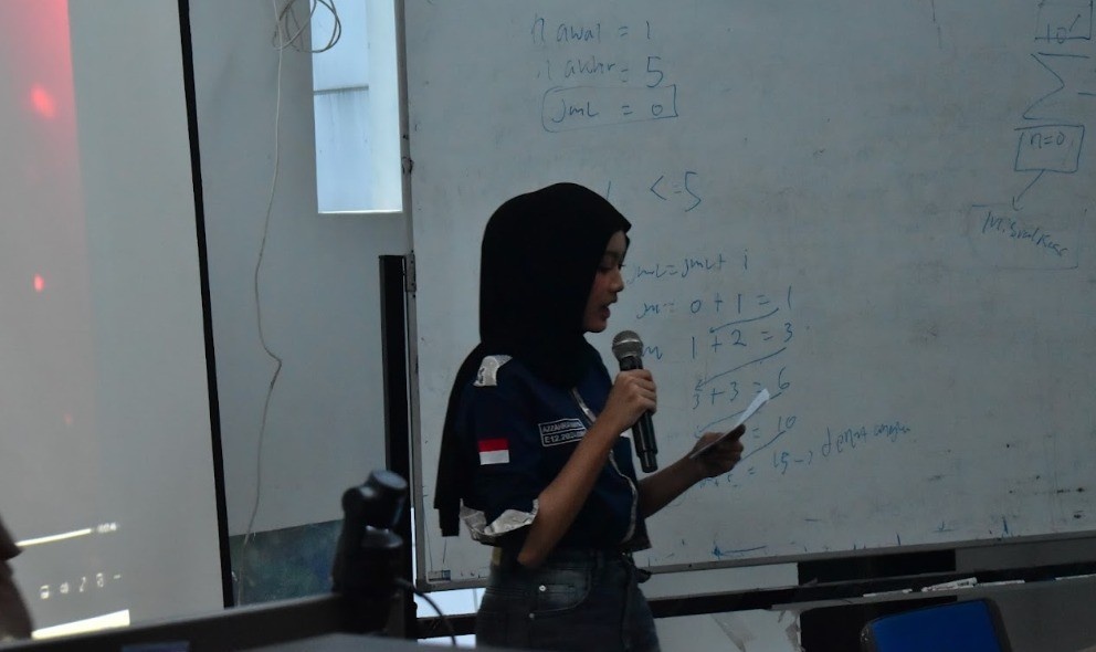 Pembukaan acara oleh mc