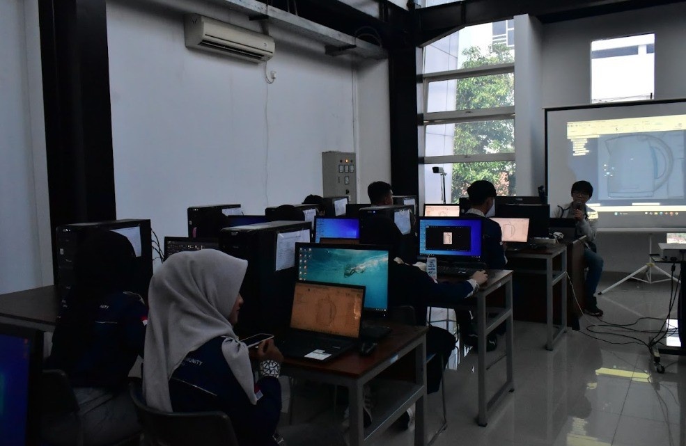 Penyampaian materi ke dua oleh bapak Dony