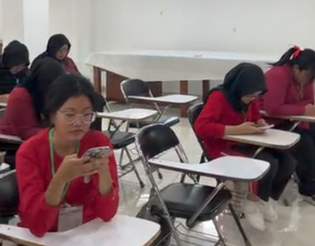 Review Materi dan Daily Test (Day 1)