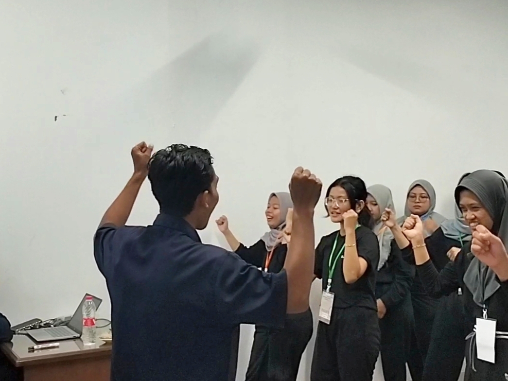 Ice Breaking dan Review Materi (Day 4)