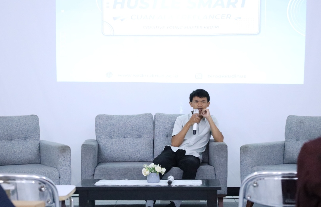 Penyampaian sesi sharing season dan materi oleh kak Xelo May