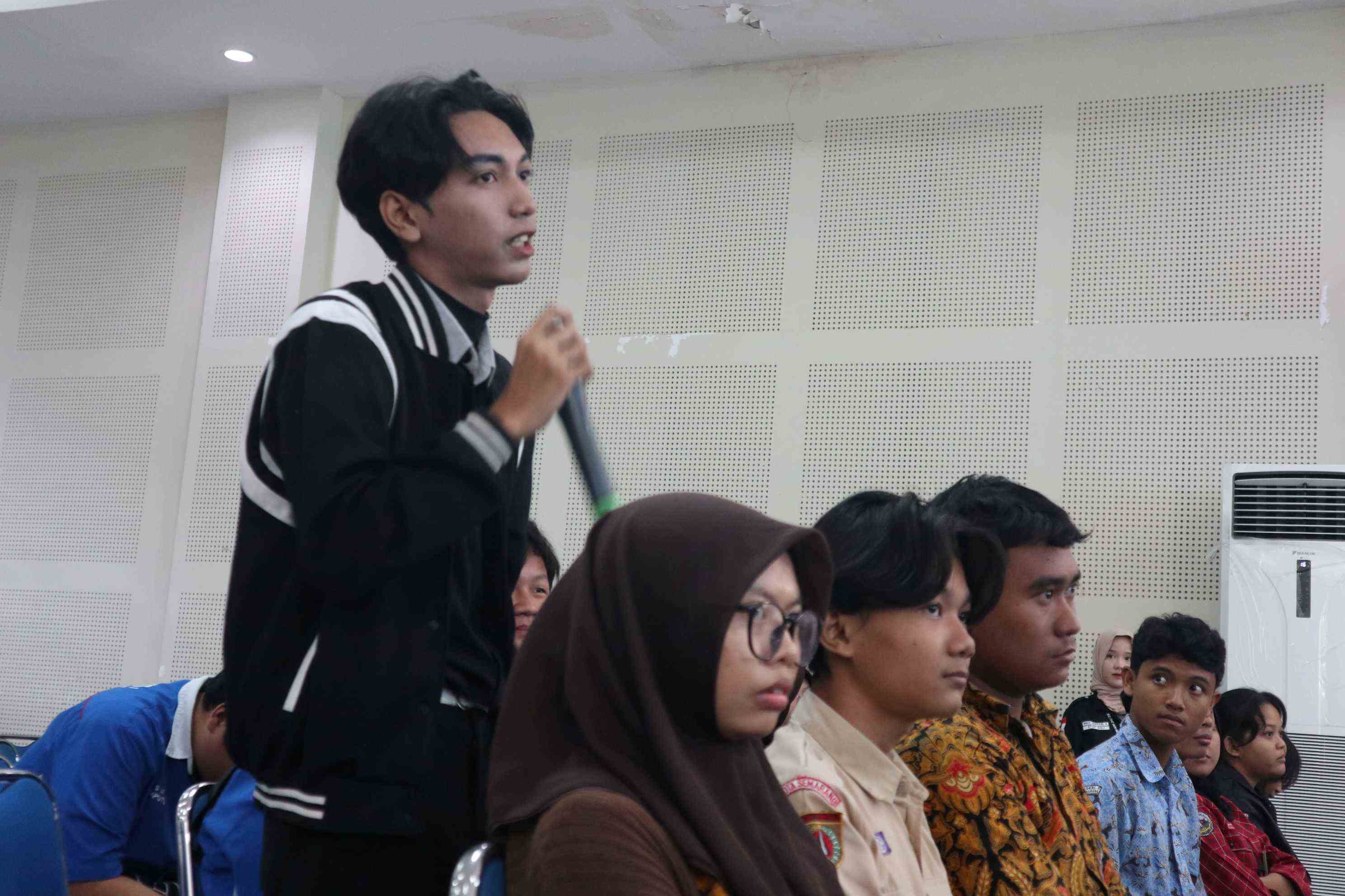 Seminar Internasional dan Workshop