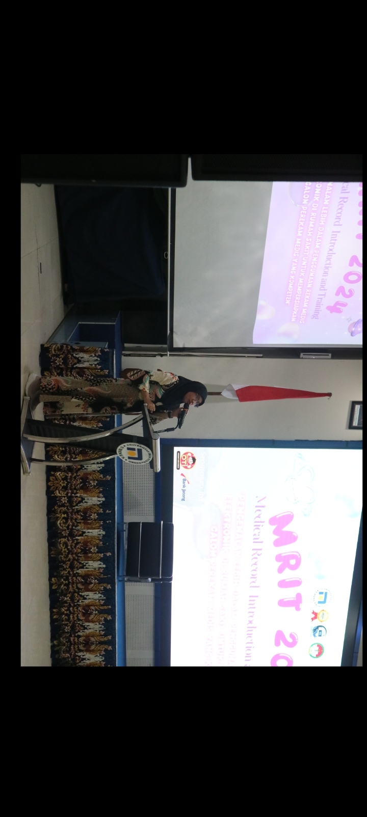 Sambutan Dekan Fakultas Kesehatan oleh Ibu Enny Rachmani, SKM, M.Kom, Ph.D.