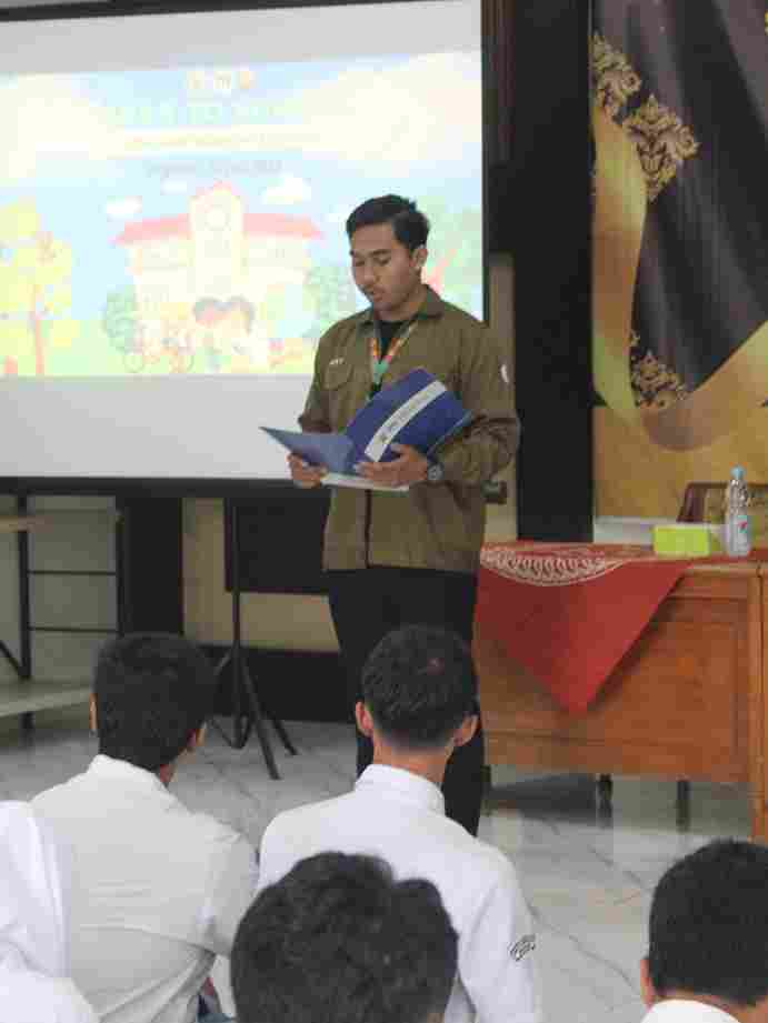 Goes To School
