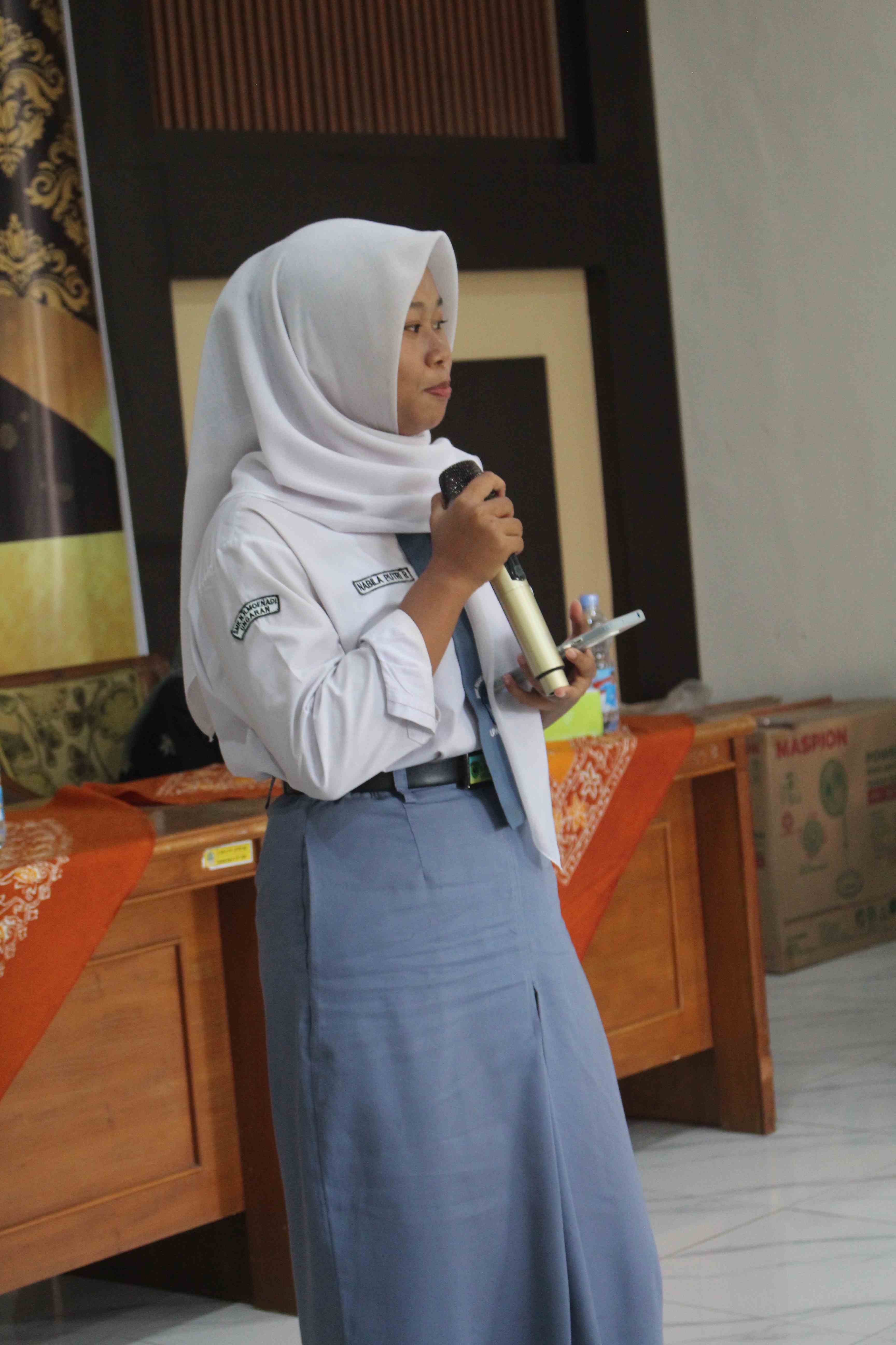 Goes To School