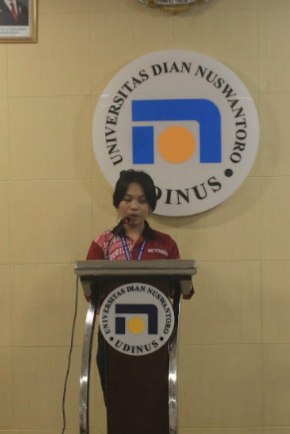 Presentasi dan Evaluasi Program Kerja HMRMIK