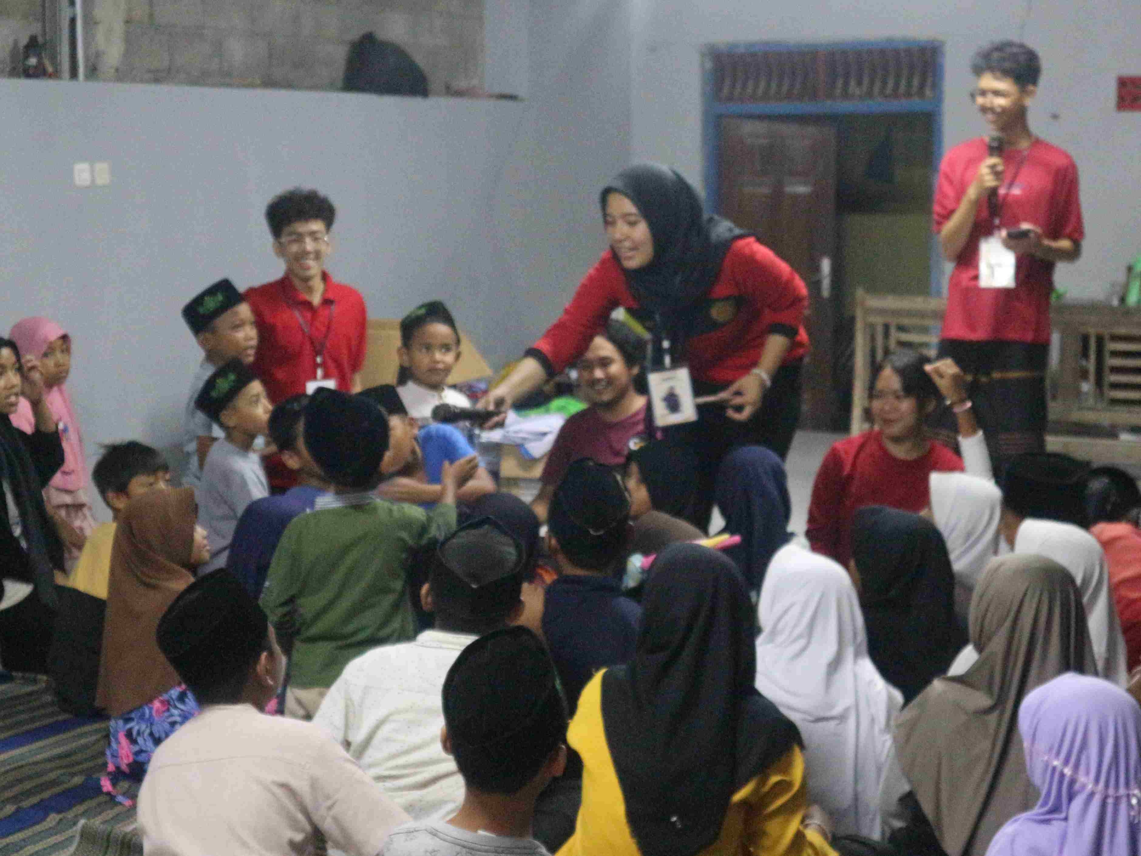 Kegiatan malam hari bersama anak TPQ