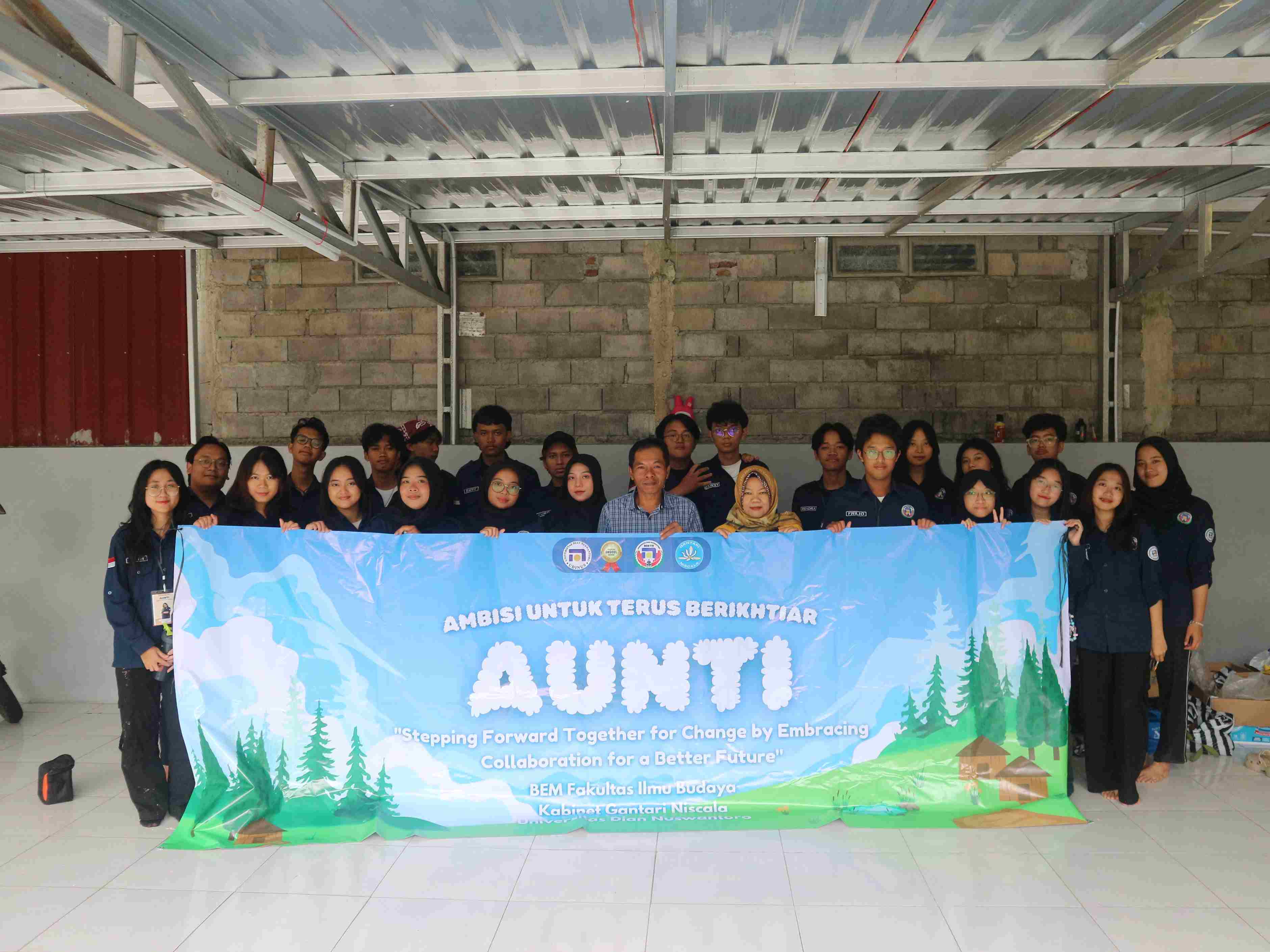 Foto Bersama Bapak Kepala Dusun Dampo Desa Kalongan