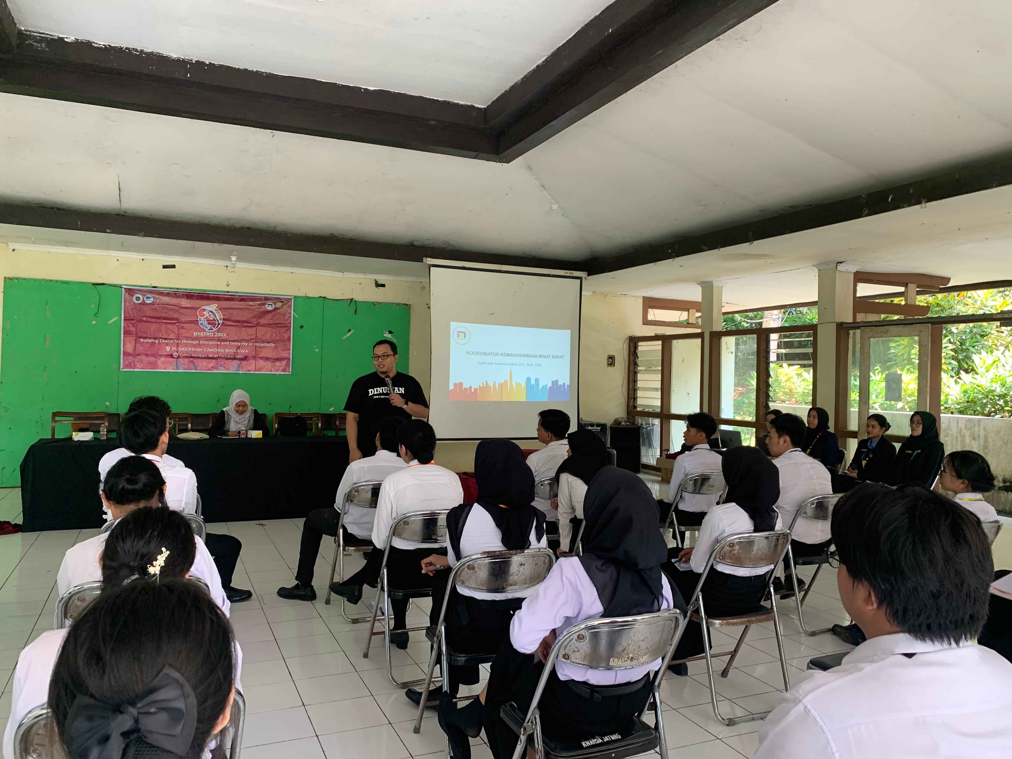 Materi 2 (Koordinator Kemahasiswaan Minat Bakat) oleh bapak Syaiful Ade Septemuryantoro, S.Pi., M.Si., CHE.