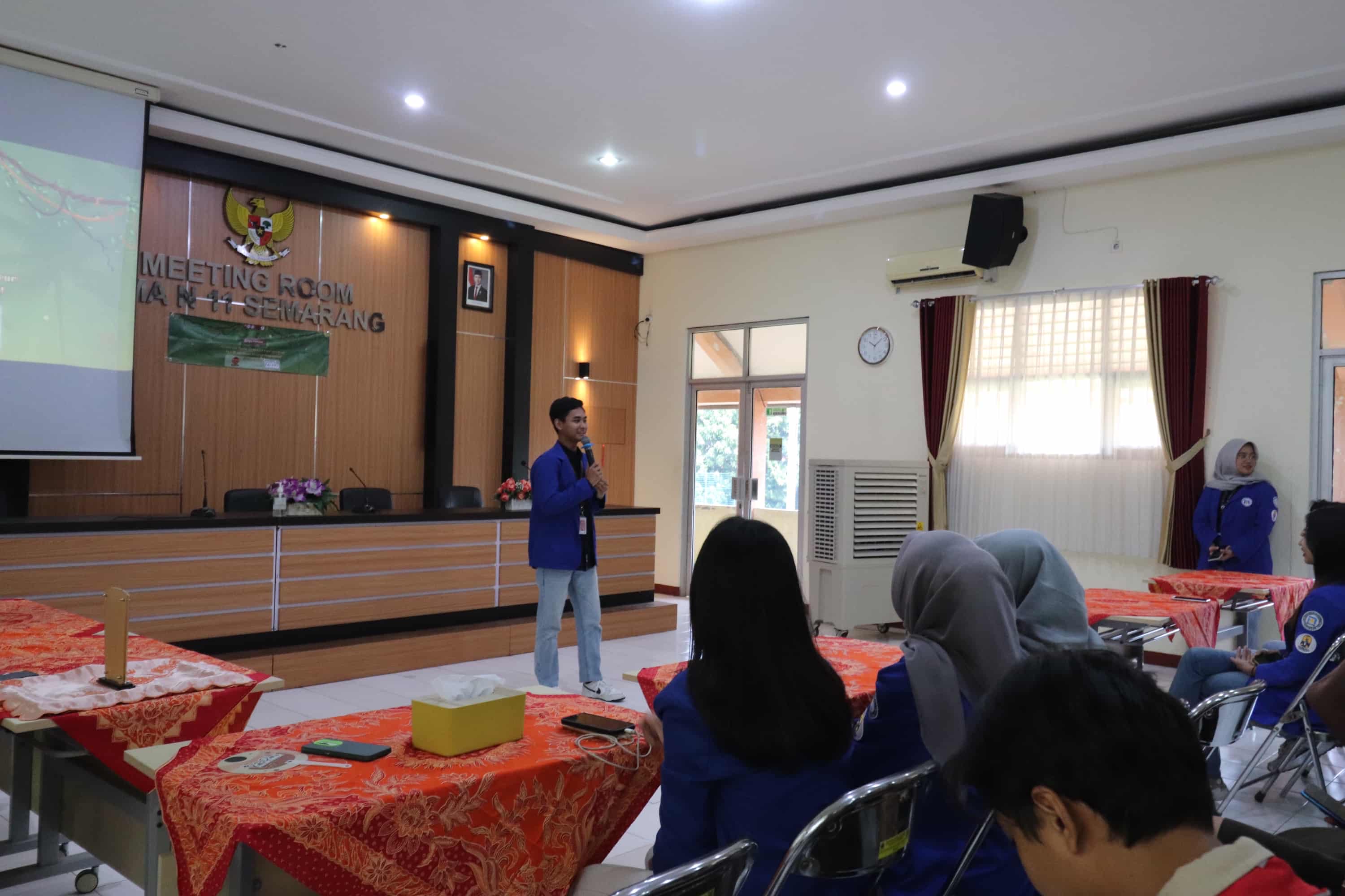 Sambutan Gubernur BEM FEB UDINUS