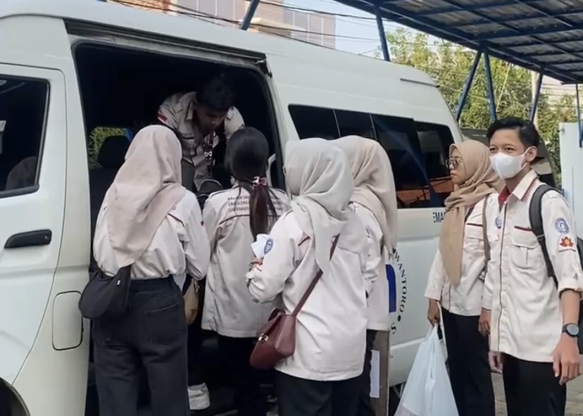 Pemberangkatan Panitia ke Desa Kalongan, Ungaran Timur