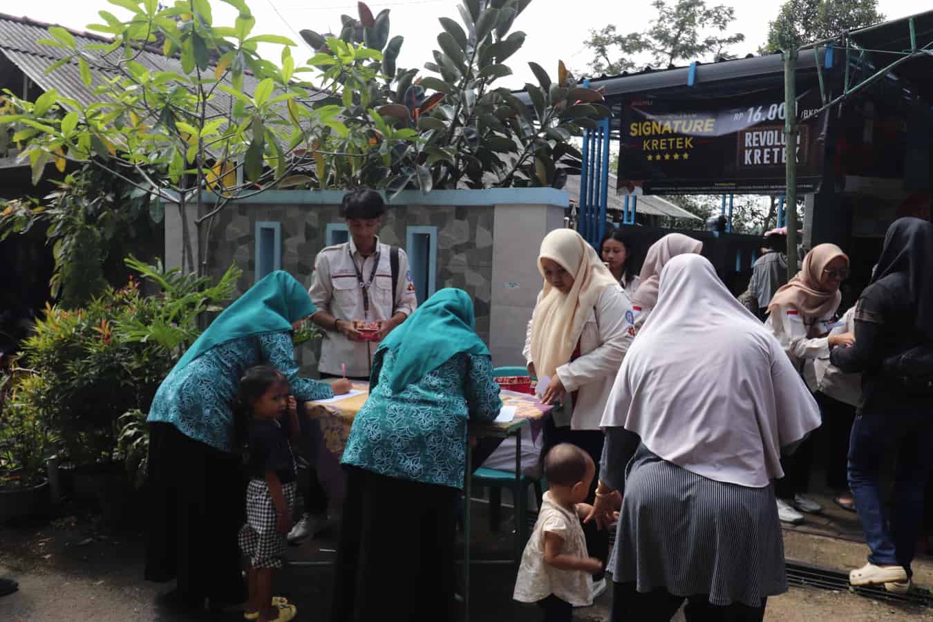 Open Gate Peserta, Pembagian Konsumsi Peserta dan Pre Test