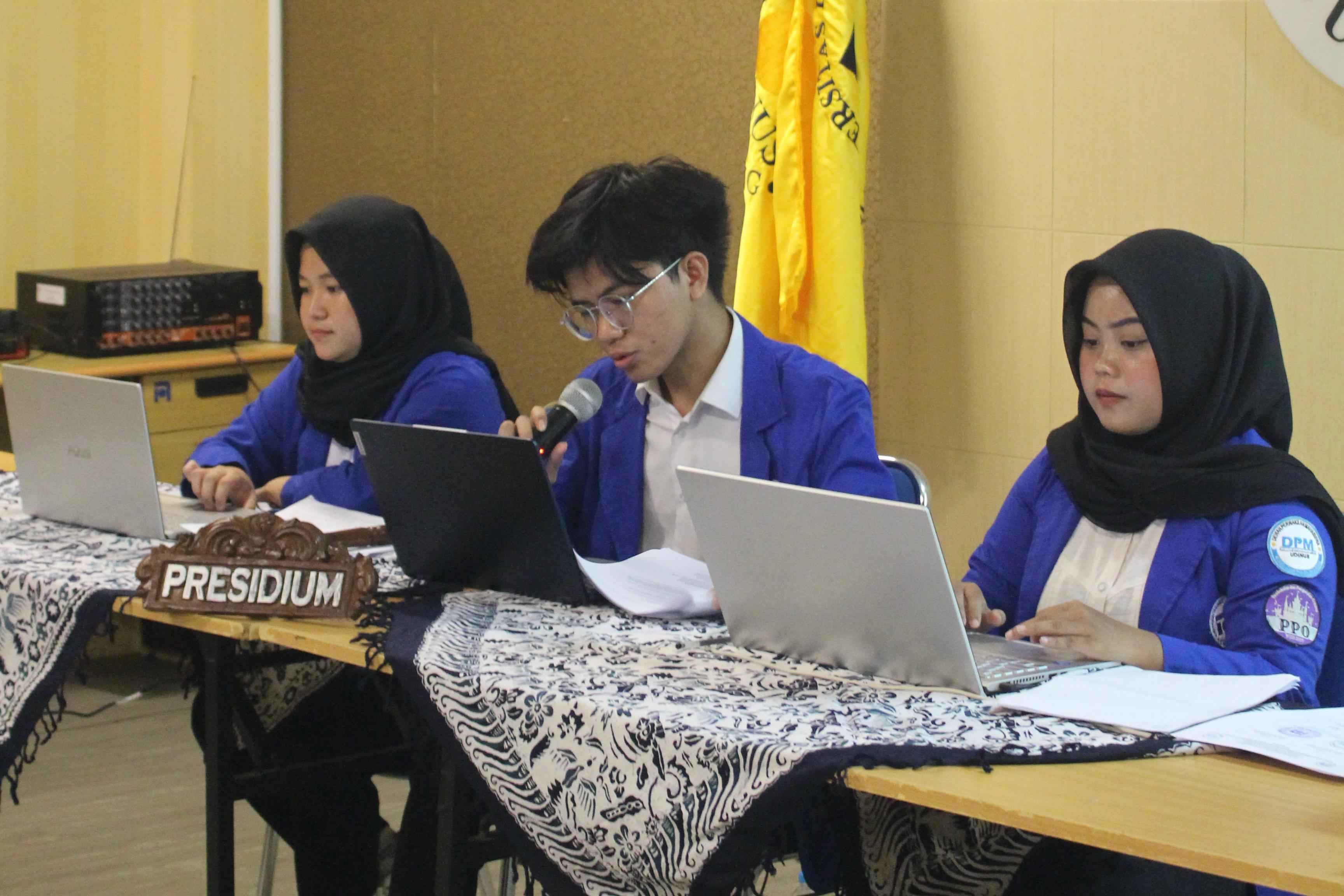 Pembacaan Tata Tertib dan Pembukaan Persidangan