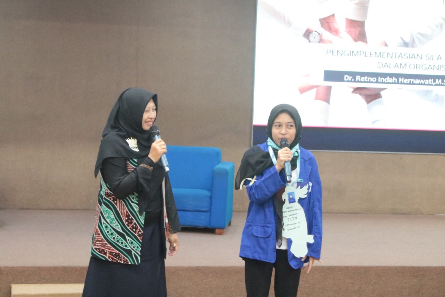 Pemateri Satu Oleh Ibu Dr. RETNO INDAH HERNAWATI, SE, M.Si