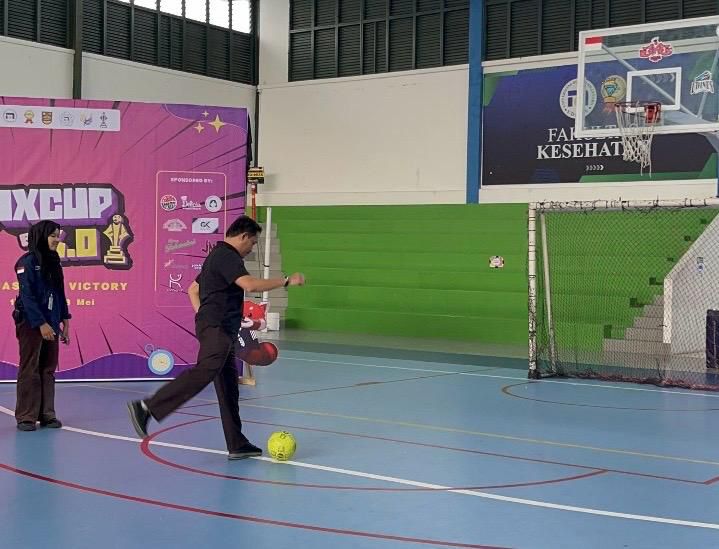 Pembukaan Acara secara simbolis oleh Wakil Dekan I FIK