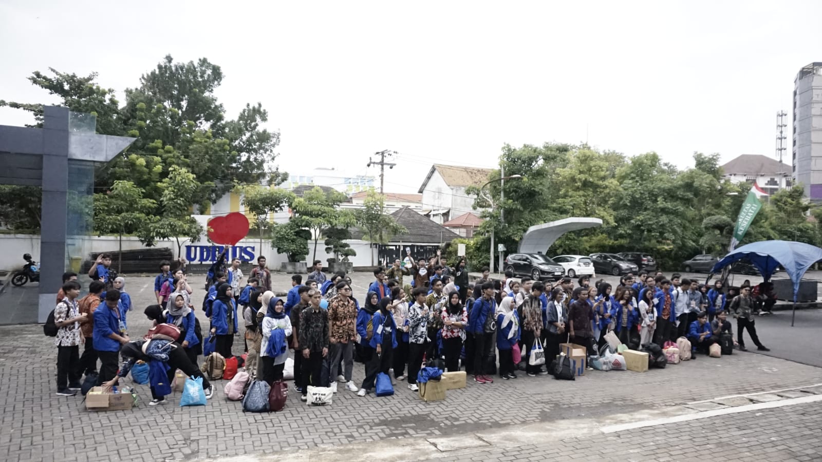 Tiba di UDINUS dan pembubaran peserta