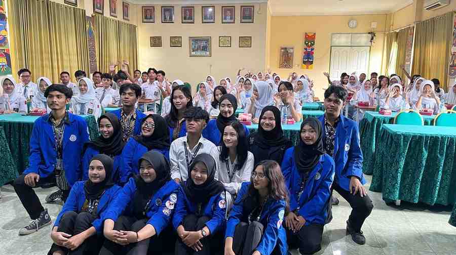 Sesi penutupan dan foto bersama