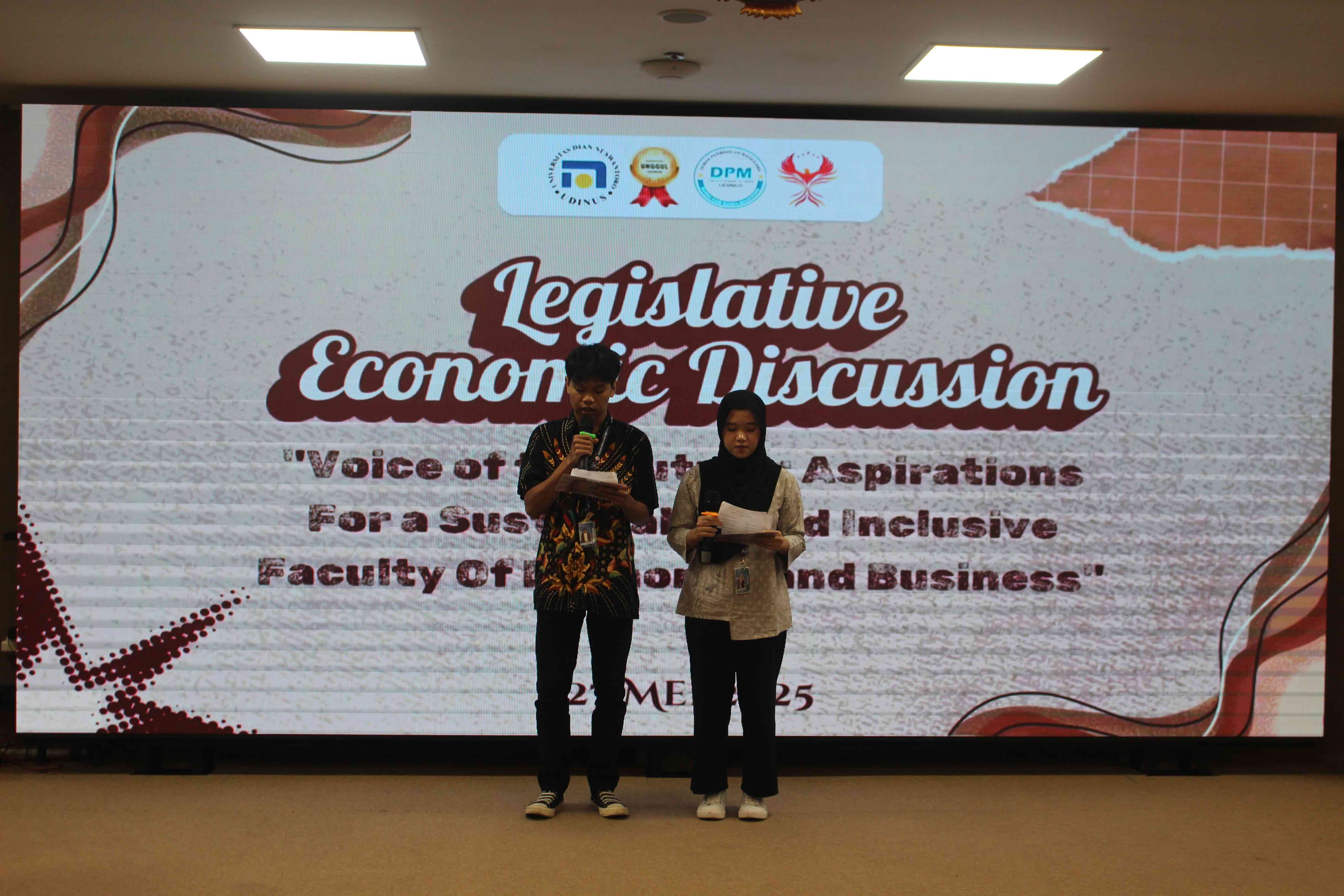 Pembukaan oleh MC