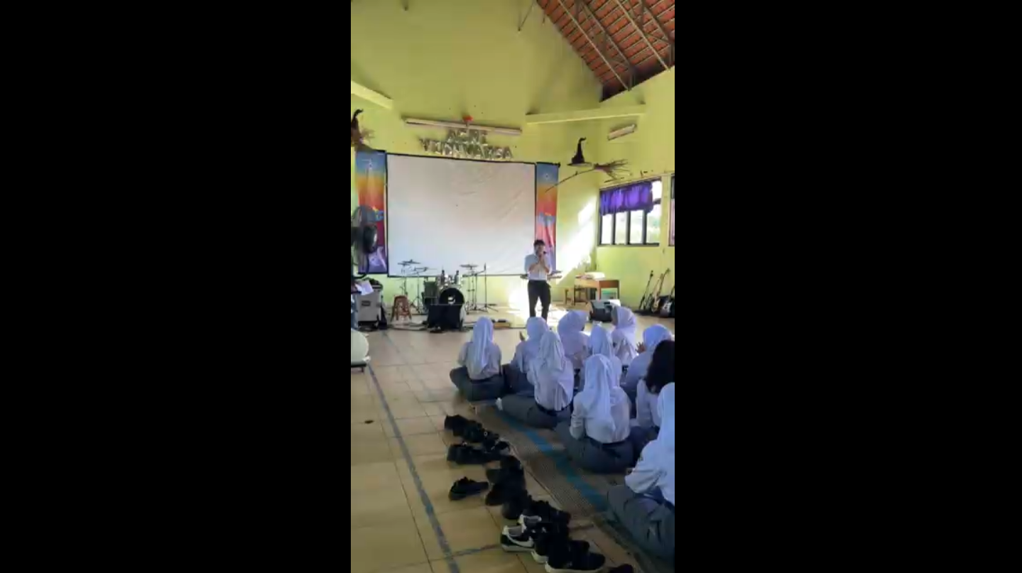 Goes to School
