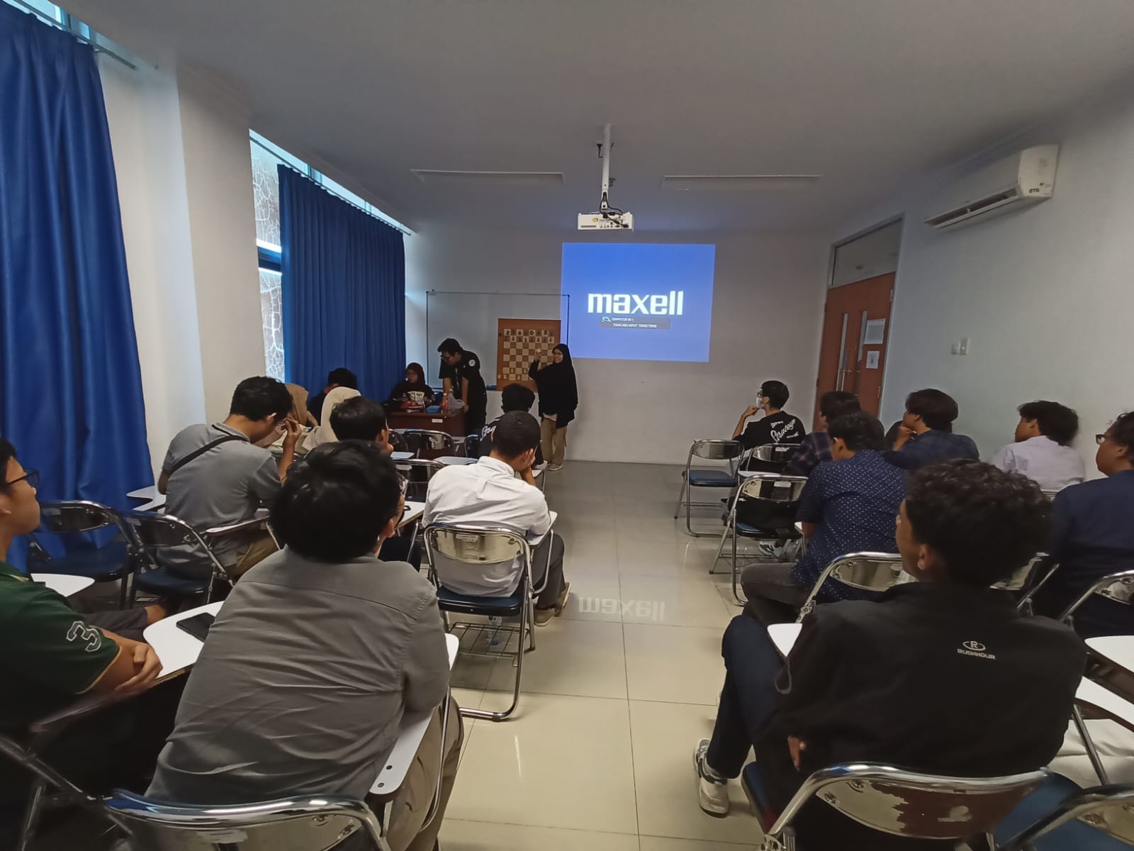 Udinus Chess Training