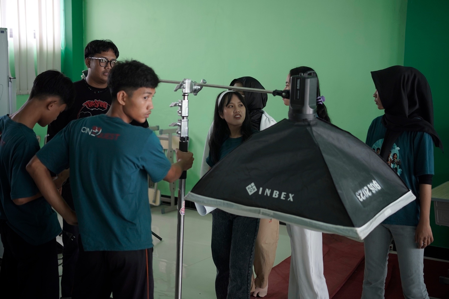 Materi dan praktik per-divisi