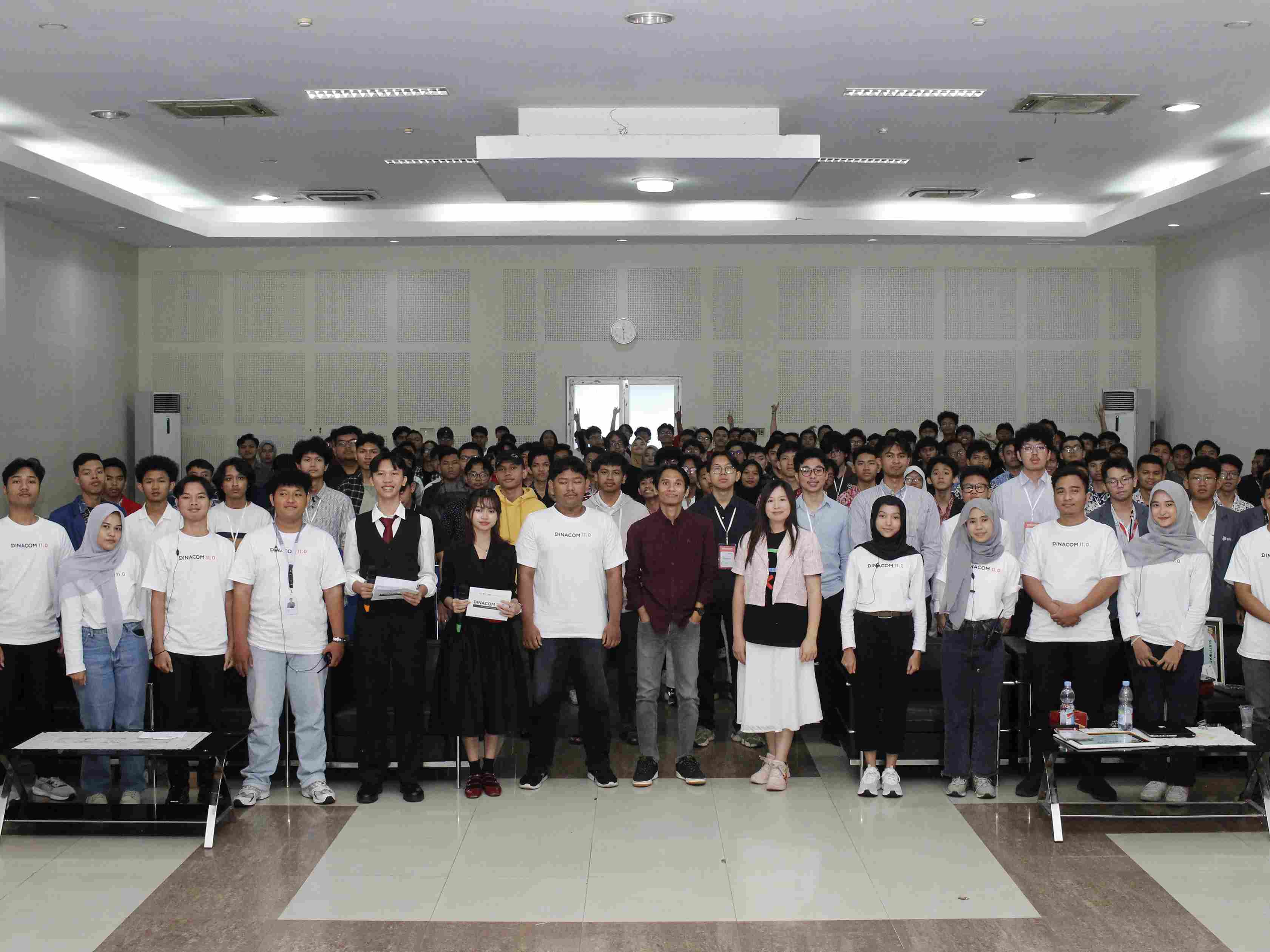 Penutupan Seminar dan Foto Bersama