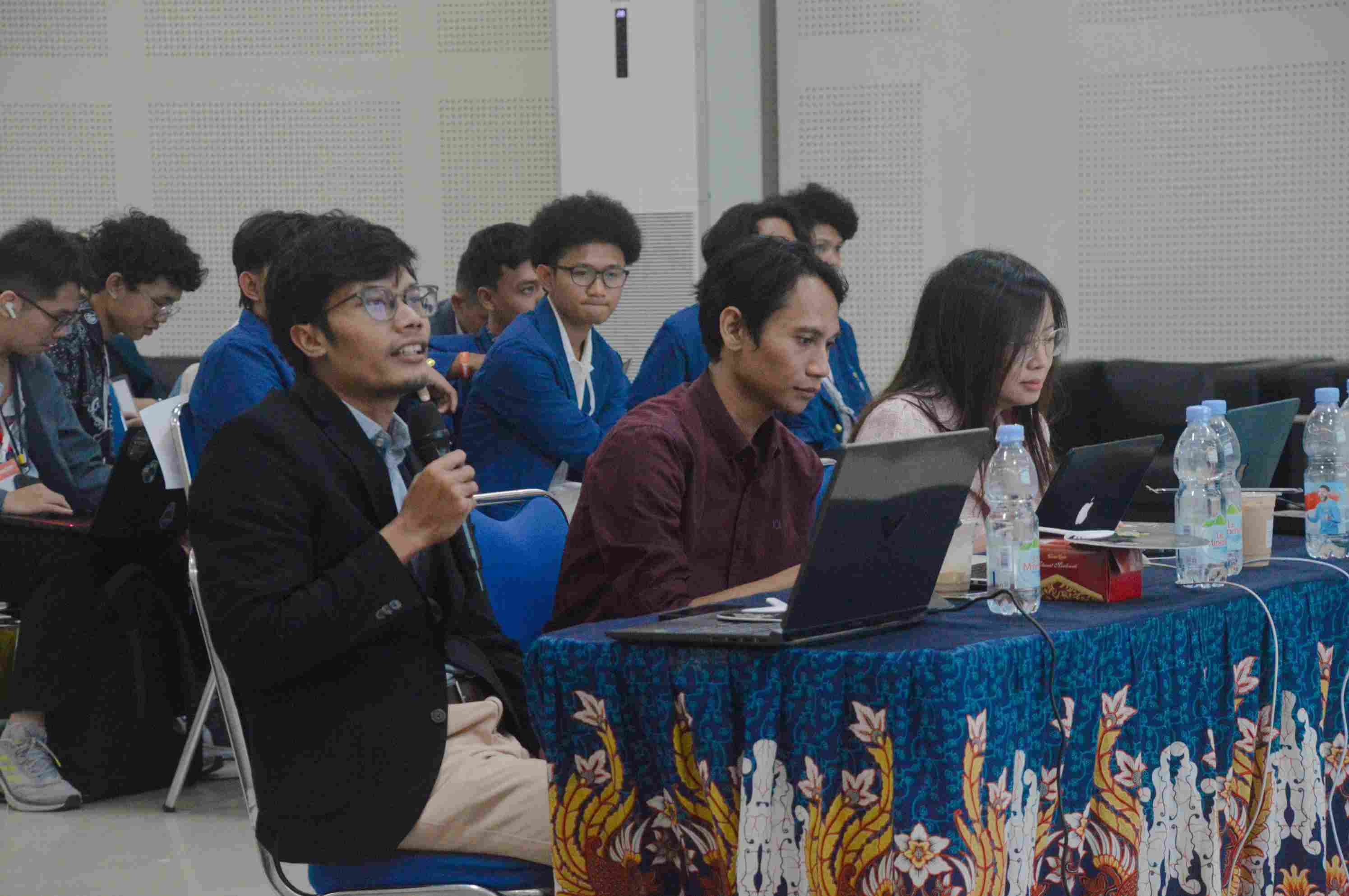 Sesi Tanya Jawab dengan Juri