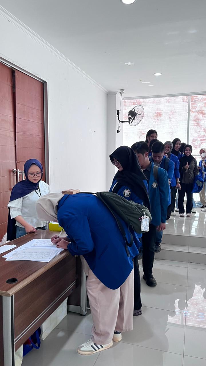 Training Legislative Universitas