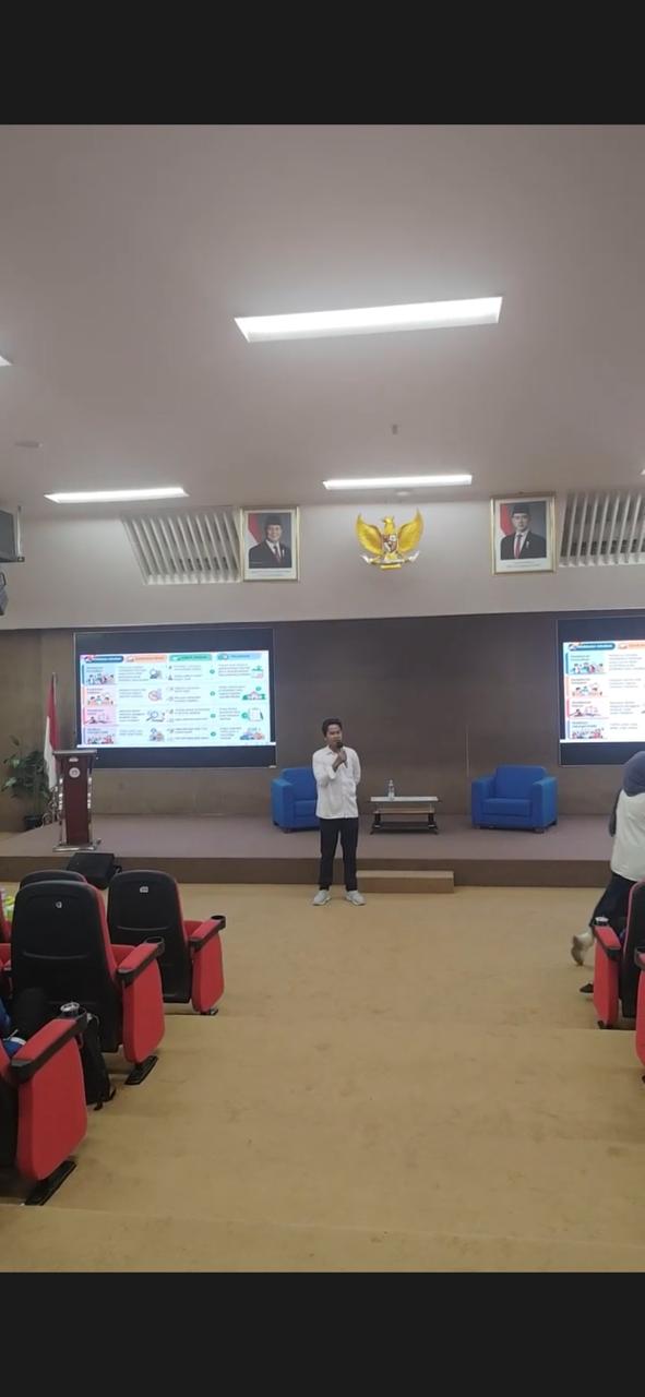 Training Legislative Universitas