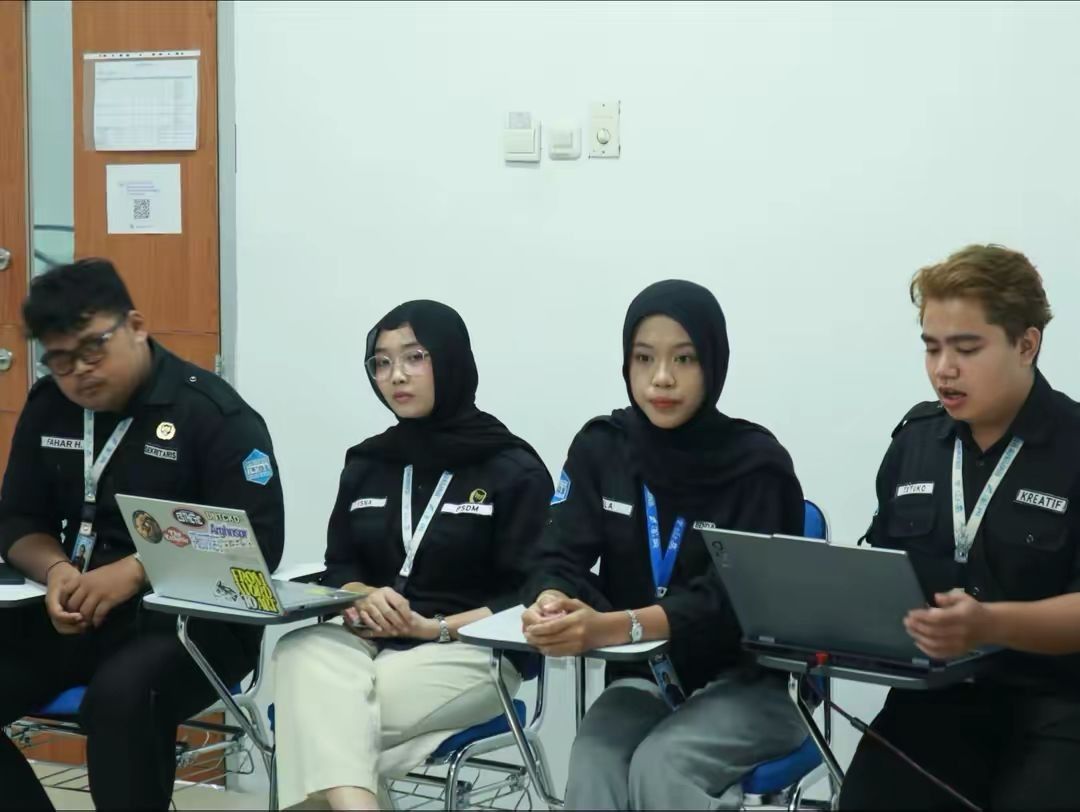 Sesi  Presentasi + Tanya Jawab HM ILKOM