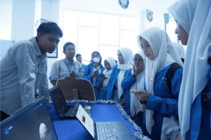 OPEN SOURCE ON THE SCHOOL