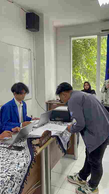  Pembacaan dan Pengesahaan Undang-Undang PEMIRA FEB