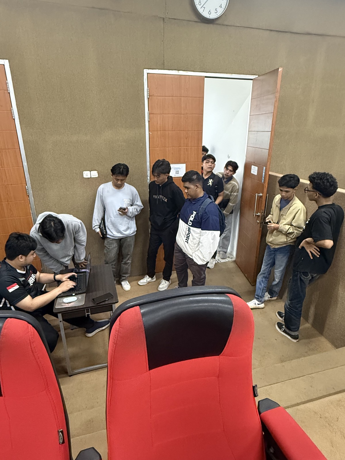 DINUS ESPORTS LEAGUE 2026