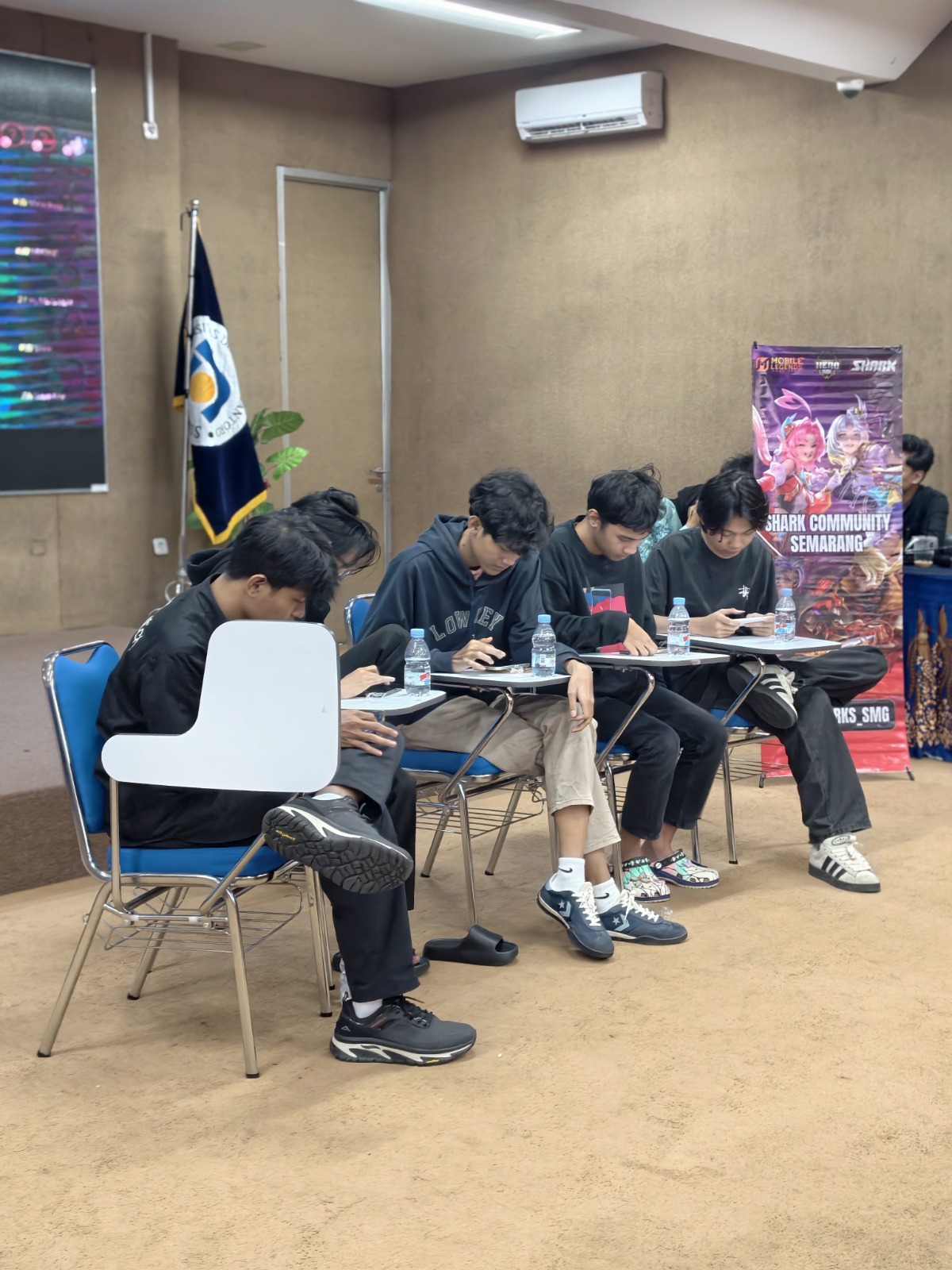 DINUS ESPORTS LEAGUE 2026