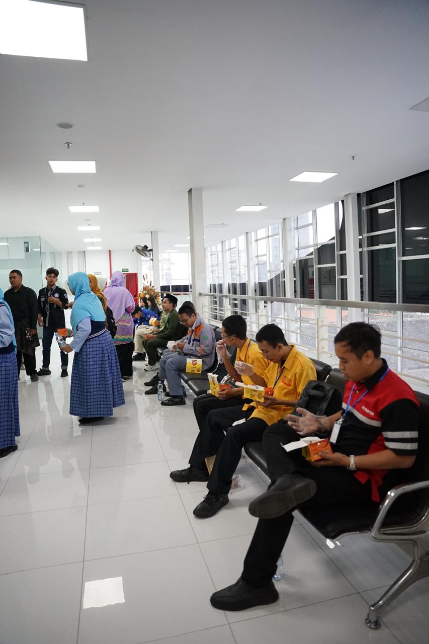 Ishoma (Istirahat Sholat Makan)