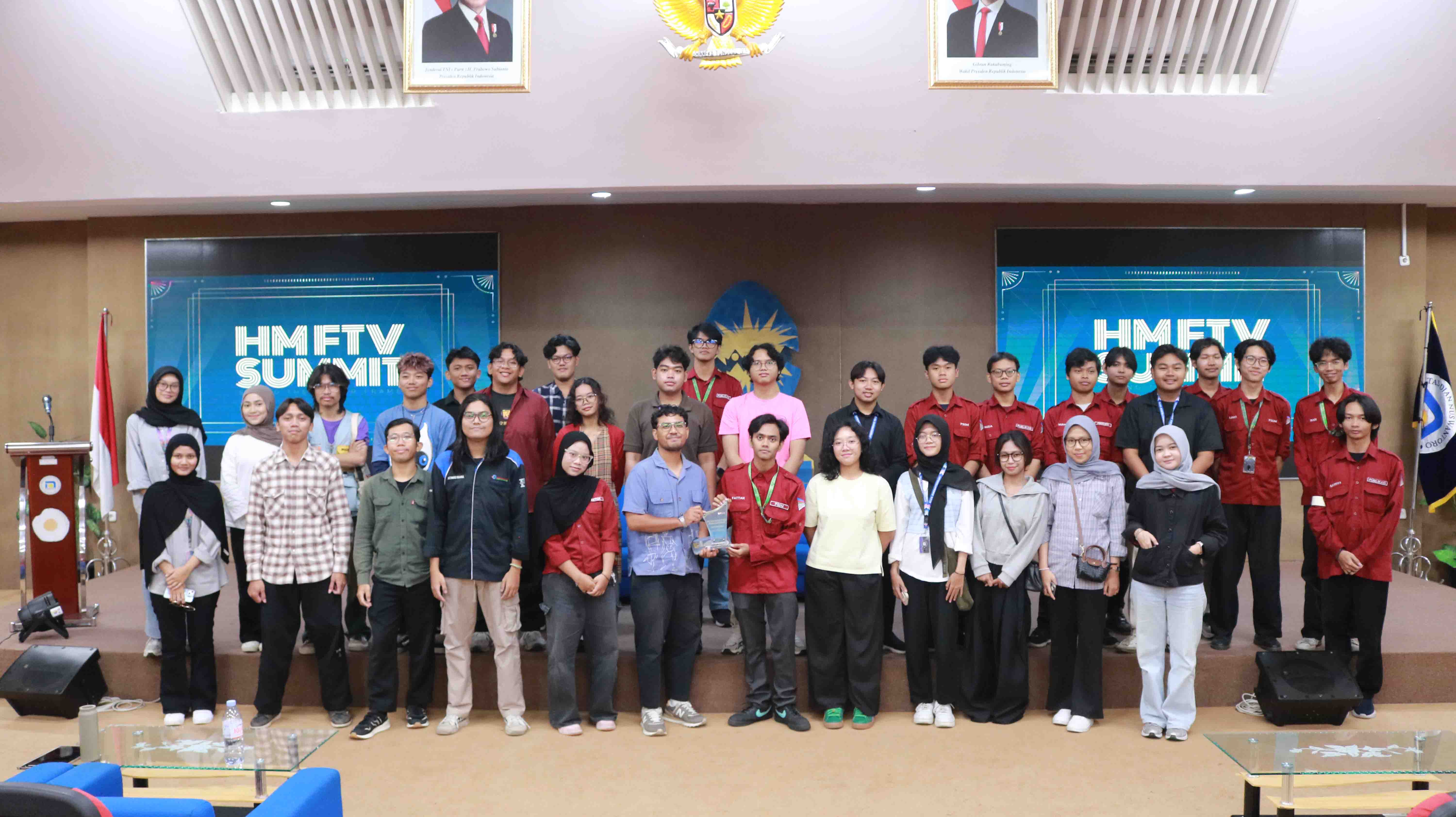 Penutupan dan Foto Bersama