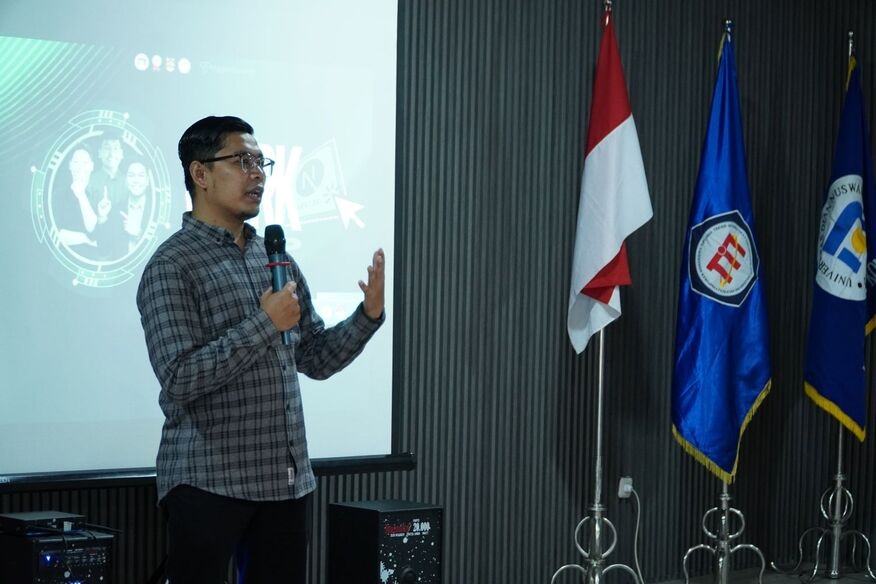 Sambutan Pembina Himpunan Mahasiswa Diploma Teknik Informatika