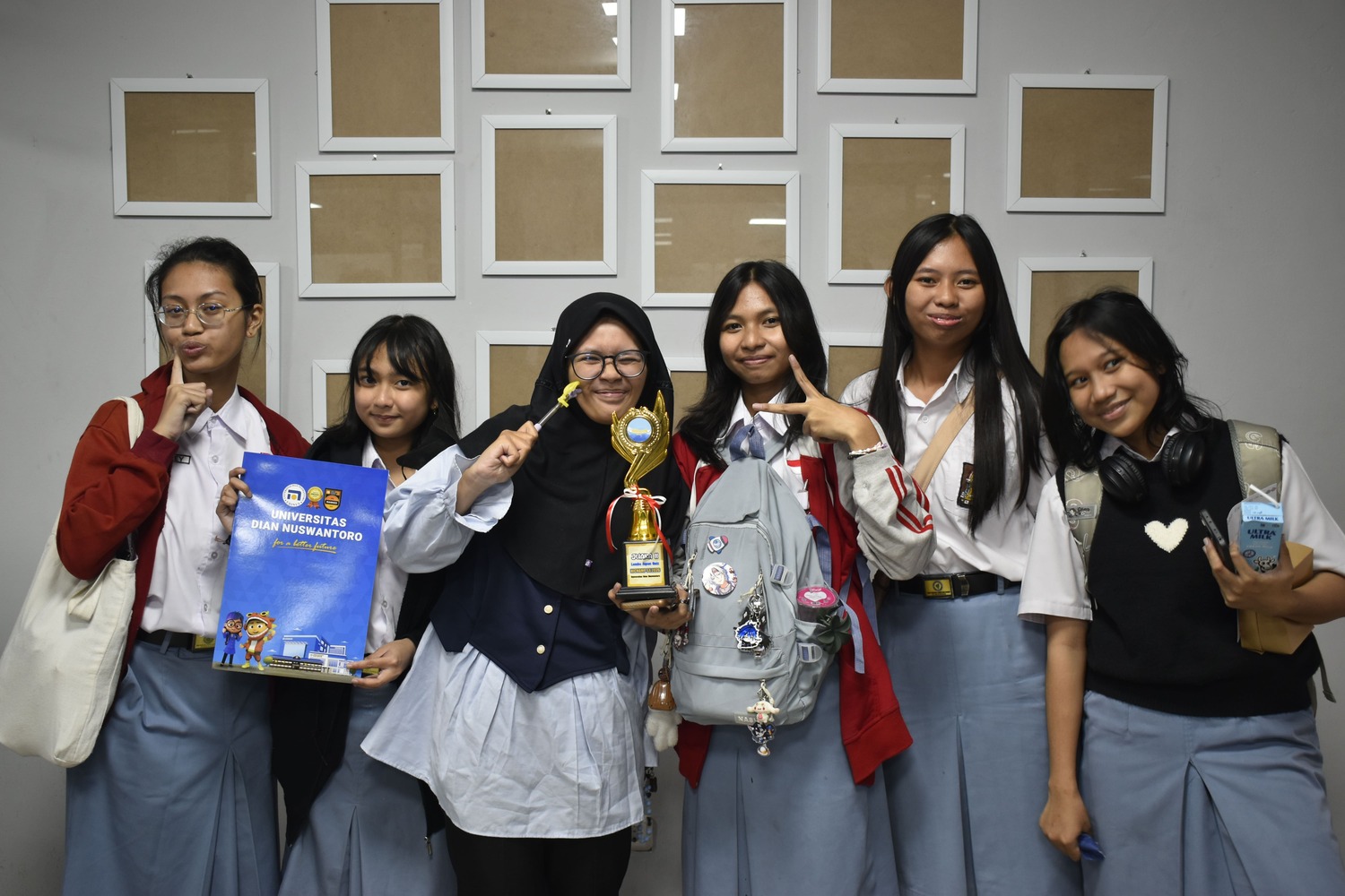 Foto dari salah satu pemenang Lomba Japan Quiz
