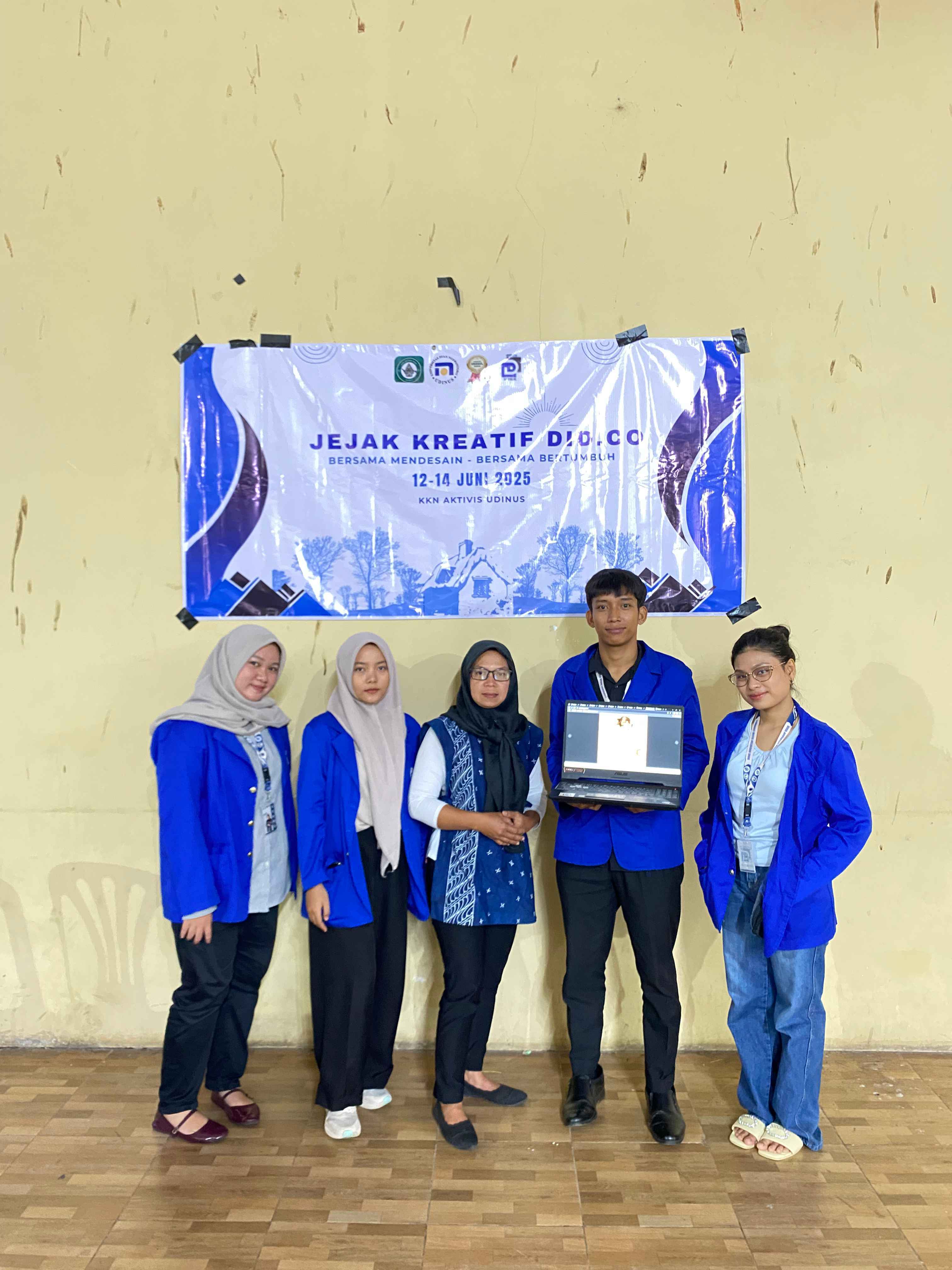 Dokumentasi Sosialisasi Desain untuk UMKM