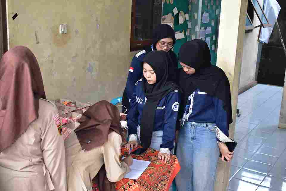 Dokumentasi Registrasi Peserta SMA