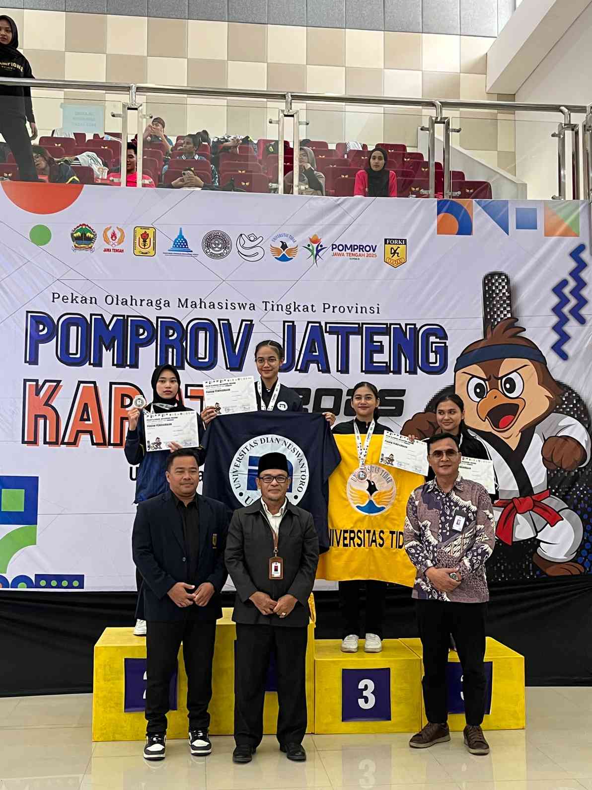 dokumentasi podium juara